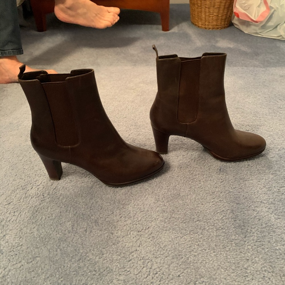 *NEVER WORN* Brown Ralph Lauren Boots